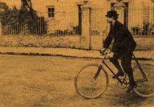 Alfred Jarry: Ubu Roi c'est Moi. La patafisica spiegata con la musica