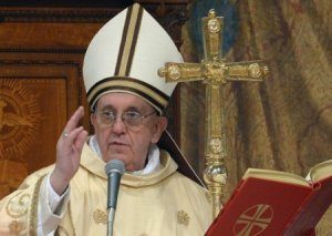 Papa Francesco: per il cristiano no all'ipocrisia e a un “linguaggio socialmente educato”