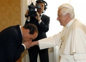 Secondo i cattolici praticanti i vescovi sono troppo indulgenti con Berlusconi