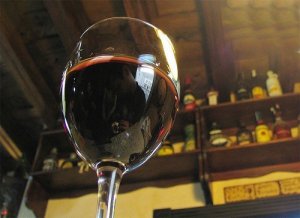 Dai giri a "patrunu" nelle "puteche", al binge drinking o bevuta compulsiva