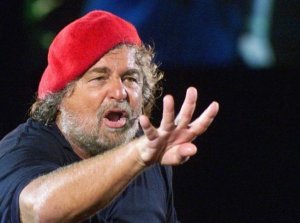 Grillo rivolta il tavolo. Ora tutti, ma proprio tutti vogliono fare come lui