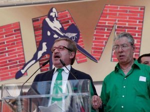 Il sito della Lega Nord cancella Renzo Bossi e Rosi Mauro, ma lascia Umberto Bossi segretario federale. Come mai?