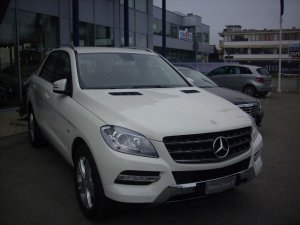 Mercedes Classe M: muscolosa sportività ed eleganza