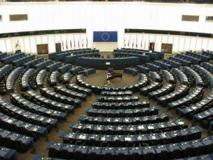 Bocciata per 3 voti la risoluzione sulla libertà di stampa: ecco chi dobbiamo ringraziare