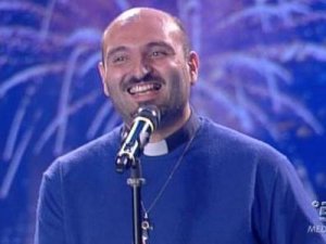 Messina: prete canta in tv, sospeso dall'arcivescovo