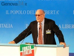 Io che ho fondato Forza Italia vi dico: "Camerieri del Pdl, ribellatevi contro Silvio per salvare il Paese"