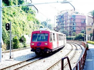 L'arte del tagliare colpisce anche la Circumvesuviana