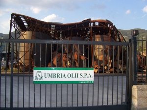 Rogo all'Umbria Olii: per la difesa la colpa è dell'unico operaio sopravvissuto