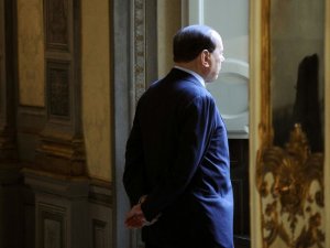 Siamo certi che la fine del governo Berlusconi sia la soluzione di tutti i problemi?