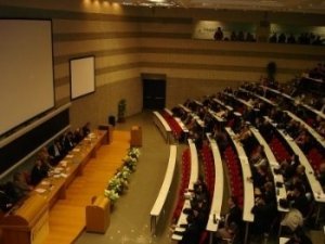 Tasse troppo alte: l'Università paga