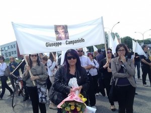 La marcia delle vedove bianche a Bologna