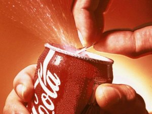 Il governo vuole tassare la Coca Cola (con la scusa della salute)