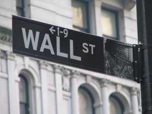 Perché questa crisi non è presa sul serio? La colpa è di economisti e politici