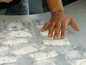 Prende a morsi l'ex: a Genova arriva la droga del cannibale