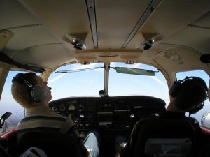 Sicurezza aerea: inchiesta rivela che la metà dei piloti si addormenta durante il volo