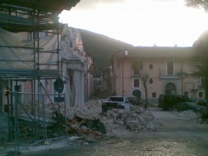 Terremoto in Abruzzo. Racconto e foto di quello che rimane. Resoconto della prima giornata