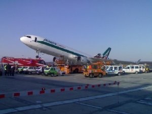 Sindacato per Alitalia: un corpo con due teste.