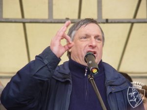 Luigi Ciotti: «Vogliono colpire la libertà d'informazione»