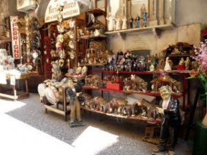 L'antica tradizione del presepio a Napoli e le simbologie dei suoi personaggi