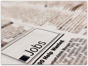 Chi si laurea trova lavoro, ma pochi si laureano