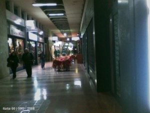 Chiede informazioni ai vigili. Algerino malmenato.