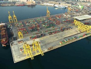 Popolo di navigatori? La liquidazione dei porti italiani