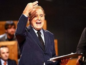 Santoro di nuovo nei guai: inchiesta nei confronti della trasmissione