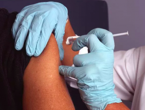 VACCINI | Medici e infermieri: troppi i non vaccinati
