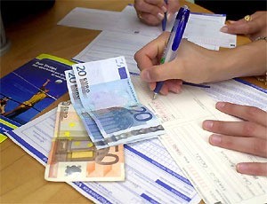 Caro-bollette: in 5 anni sottratti 8,4 mld alle famiglie