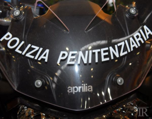 Carcere di Bellizzi (Avellino): detenuto 45enne tenta il suicidio