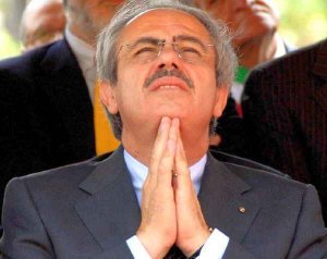 Raffaele Lombardo: vita, mafia e miracoli...