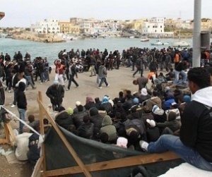Berlusconi, profugo a Lampedusa