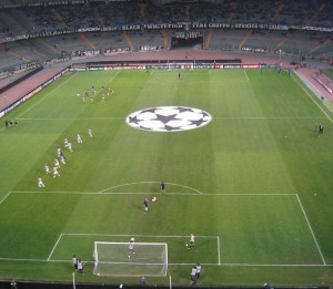 La morte del calcio, tra urla e birignao