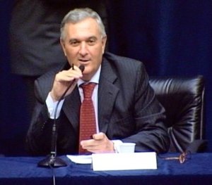 Sanità in Campania, on. D'Anna: “È allarme rosso. Corte Costituzionale boccia legge per l'accreditamento delle strutture private”
