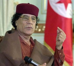 Gheddafi mostra in TV i soldati olandesi catturati