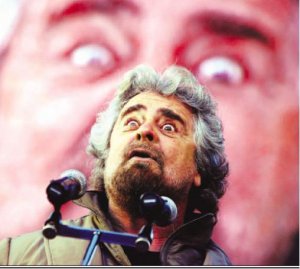Bersani teme l'antipolitica di Grillo