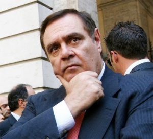 La Campania è il simbolo del fallimento democratico italiano