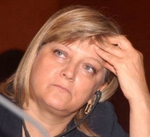 Minacce alla Bernardini. E proseguono i “fuochi” razzisti...