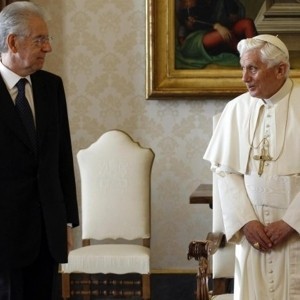 Mario Monti… un baciapile a caccia di indulgenze