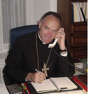 Nuove ordinazioni di preti. Scontro tra Bagnasco e Fellay