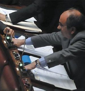 Le bugie di Scilipoti, quando mancano gli argomenti