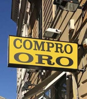 COMPRO ORO sprofondando