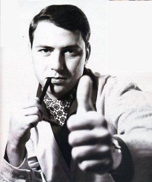 Di Berlusconi, Pasolini, televisioni, grandi giornali e riviste patinate