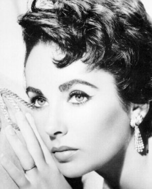 Westboro Baptist Church contro Liz Taylor: “E' all'inferno, ha sostenuto i gay”