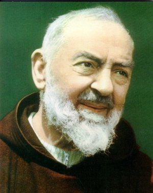 Cala il business intorno a padre Pio