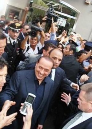 Berlusconi l'antiborghese, i suoi nobili scudieri e un errore di Niki
