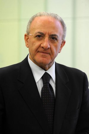 Imbarazzante: il caso De Luca e la posizione del PD