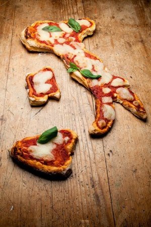 Italia, ancora pizza e mandolino