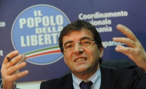 Rinviato a giudizio Nicola Cosentino. Sarebbe vicino al clan dei casalesi