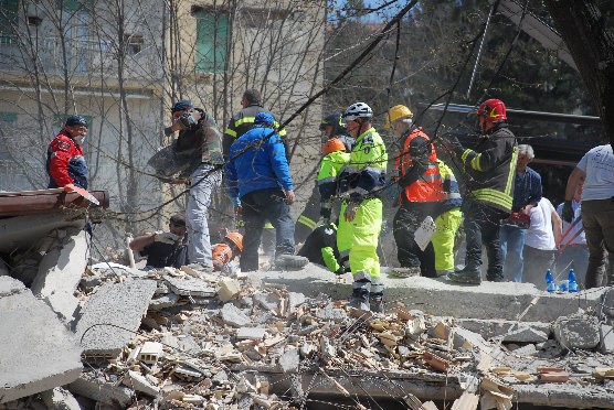 Il terremoto che ha sconvolto una nazione